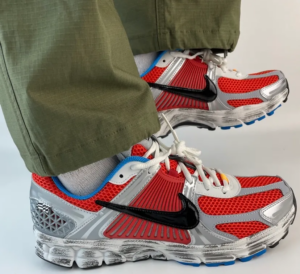 Giay Nike Zoom Vomero 5 'Gundam' FV3964-601