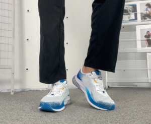 Giay Under Armour HOVR Turbulence 2 'White Varsity Blue' 3026520-101