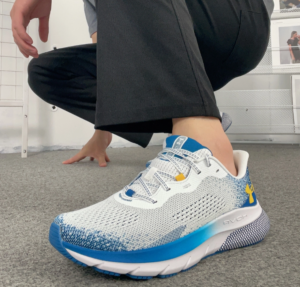 Giay Under Armour HOVR Turbulence 2 'White Varsity Blue' 3026520-101