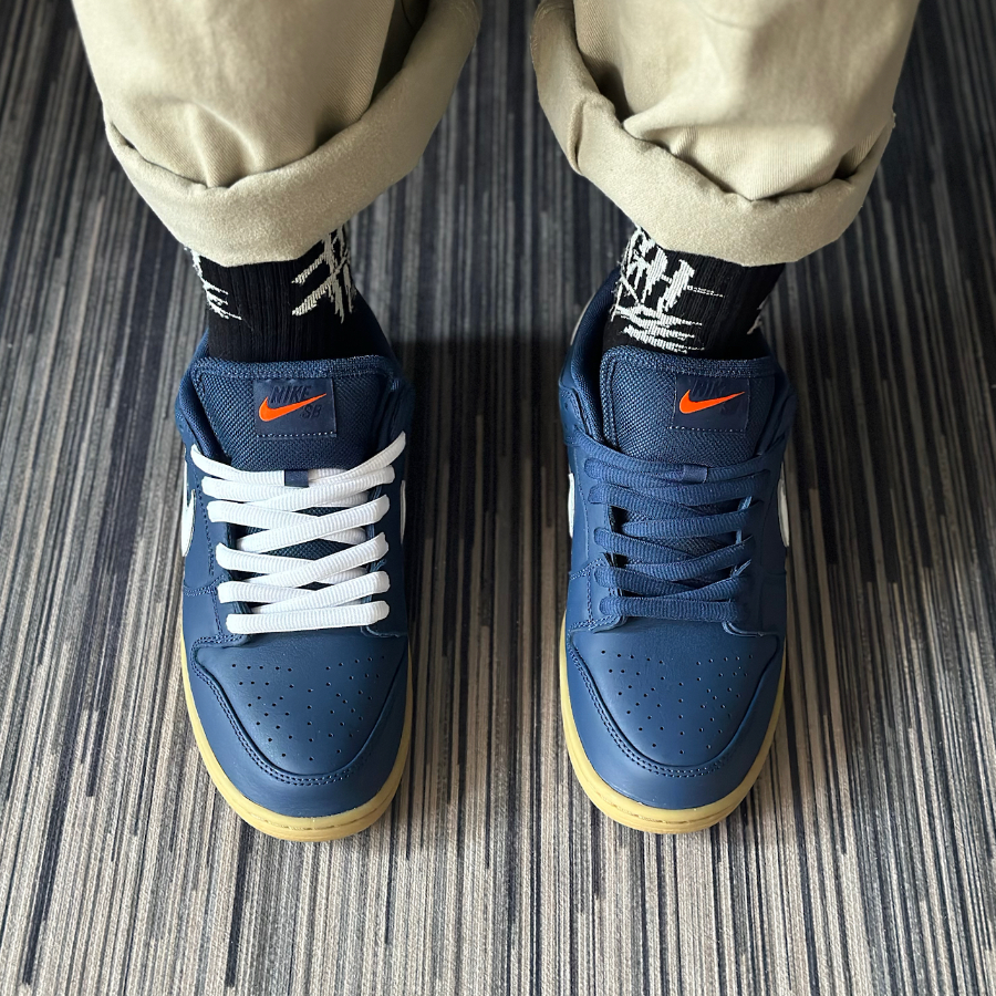 Alternative view of Giày Nike Dunk Low SB 'Navy Gum' FJ1674-400