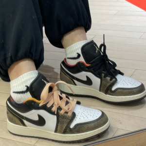 Giay Nike Air Jordan 1 Low SE GS 'Tan' DQ8421-001