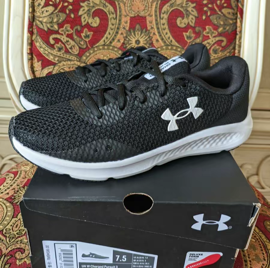 Giay Under Armour Charged Pursuit 3 'Black White' 3024889-001