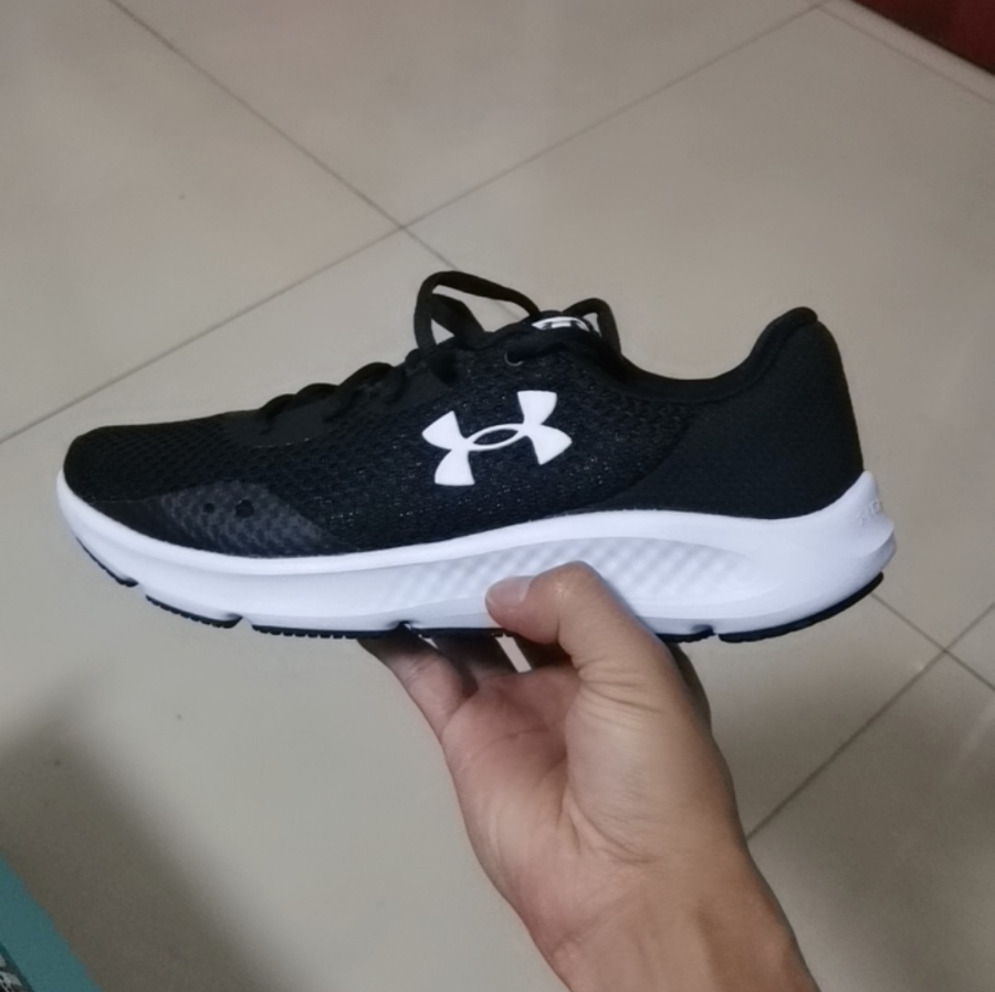 Giay Under Armour Charged Pursuit 3 'Black White' 3024889-001