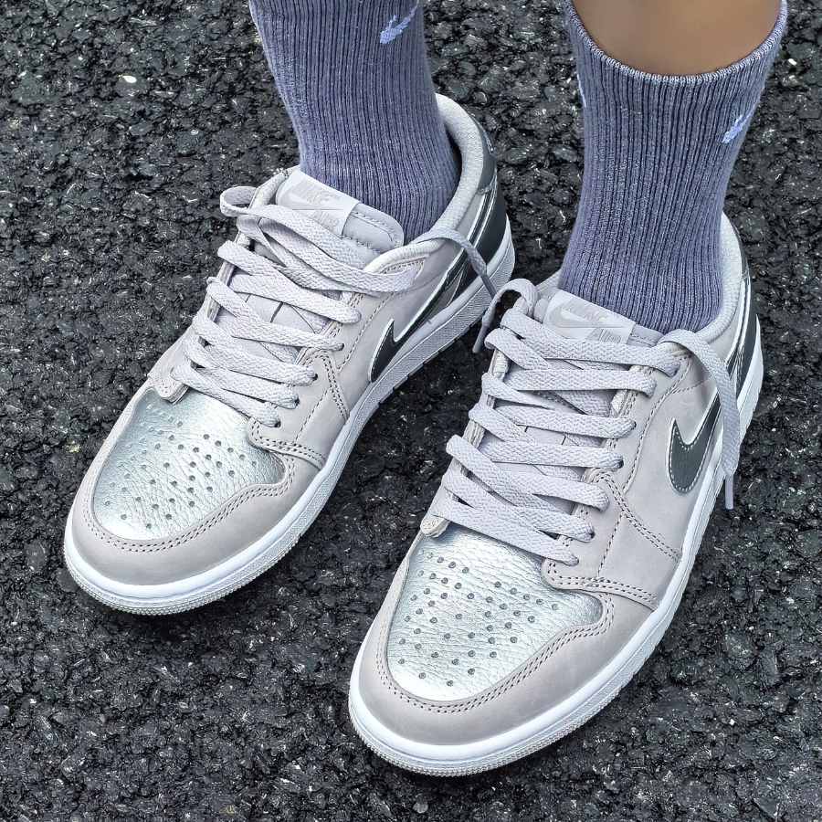 Giay Nike Air Jordan 1 Retro Low OG GS 'Silver' CZ0858-002