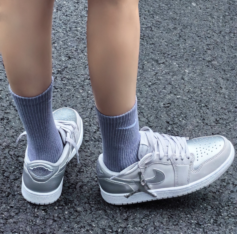 Giay Nike Air Jordan 1 Retro Low OG GS 'Silver' CZ0858-002