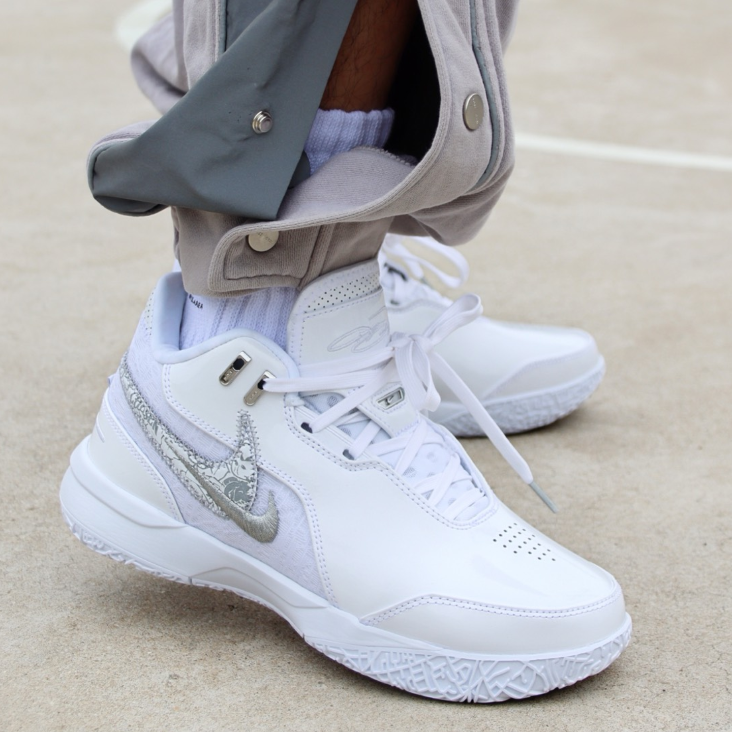 Giay Nike Lebron NXXT Gen Ampd 'White Silver' FJ1567-102