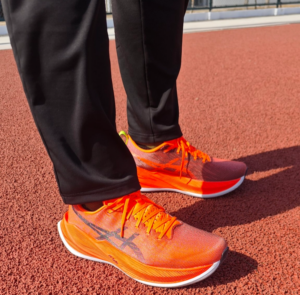 Giay Asics Superblast 'Classic Red Black' 1013A127-600