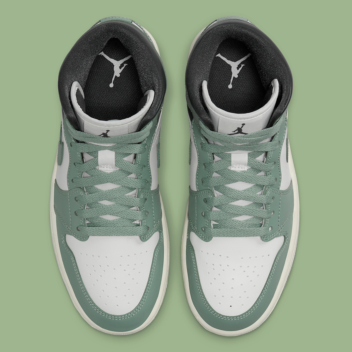 Giay Nike Air Jordan 1 Mid 'Jade Smoke' BQ6472-130