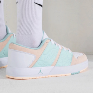 Giay Nike Jordan Nu Retro 1 Low GS 'Guava Ice' FB4412-800