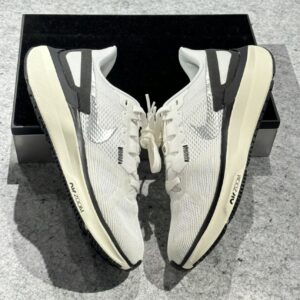 Giay Nike Structure 25 'White Black' DJ7884-104