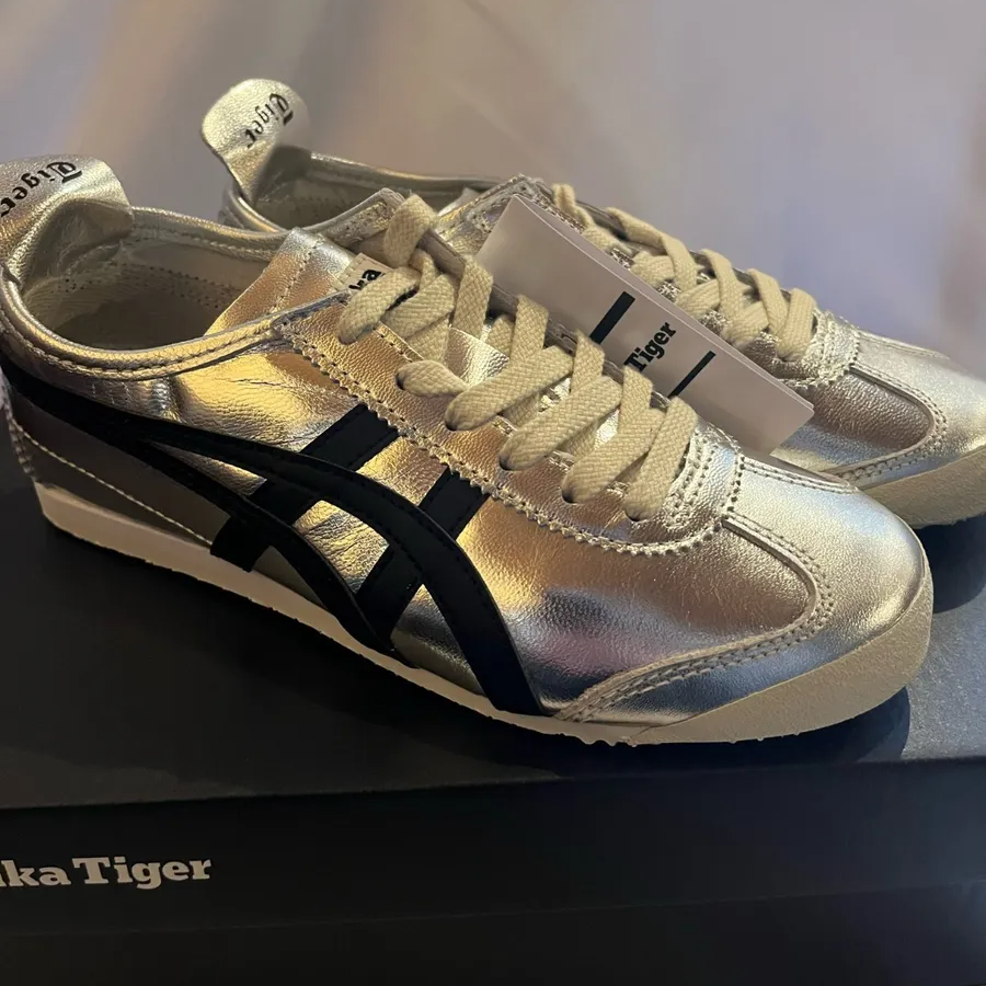 Giay Onitsuka Tiger Mexico 66 'Gold Black' 1183B566-200
