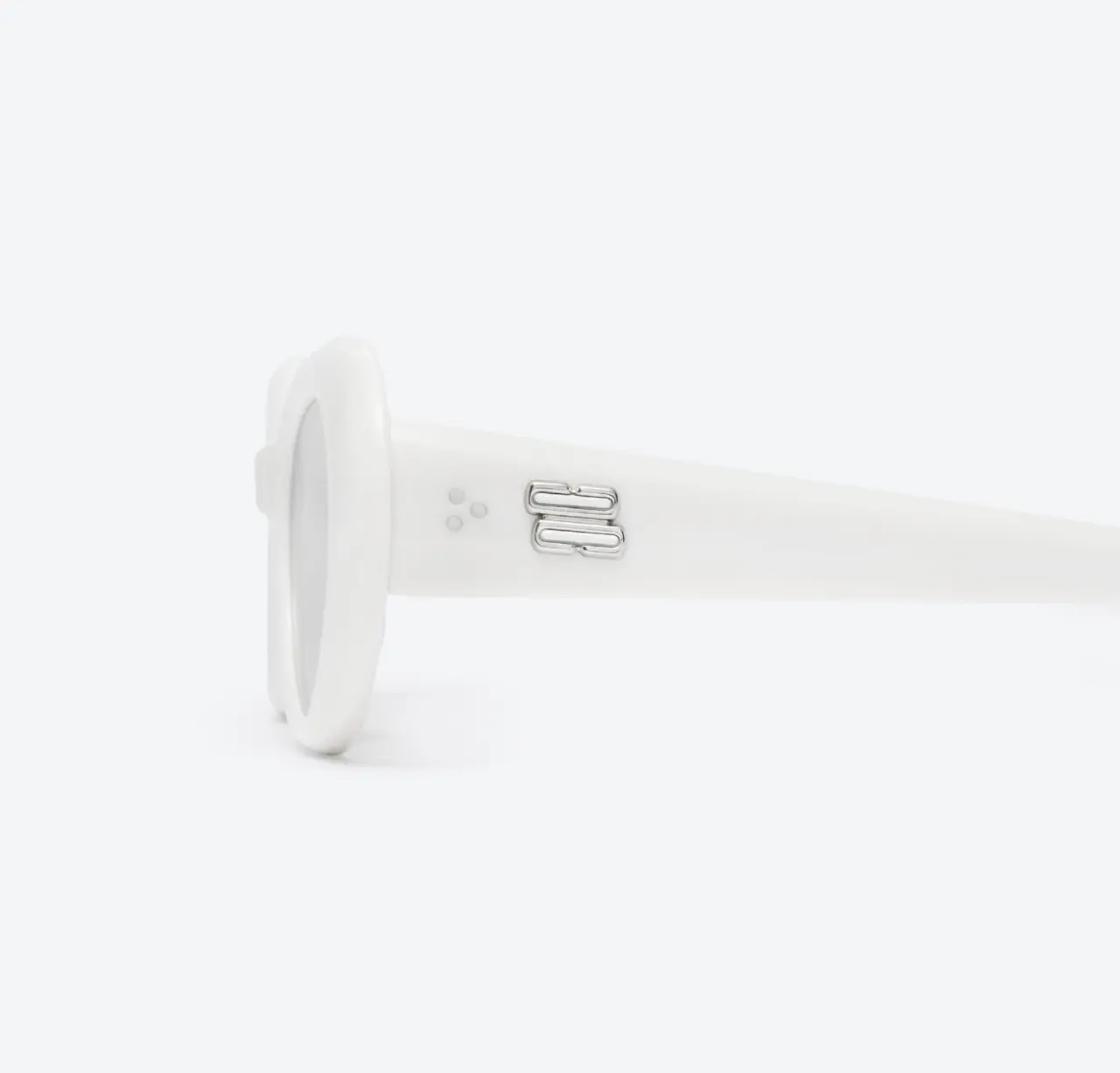 Kinh Gentle Monster Avon W2 'White'