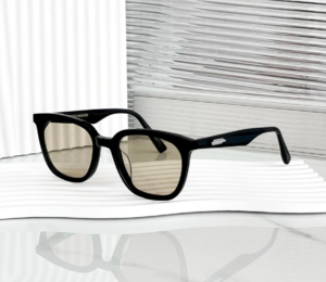 Kinh Gentle Monster Lilit 01 BR 'Black'