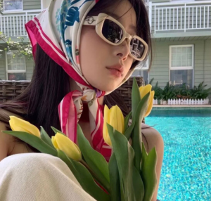 Kinh Gentle Monster The Bell IV1 'Ivory'