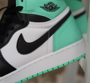 Giay Nike Air Jordan 1 Retro High 'Green' FD1437-130