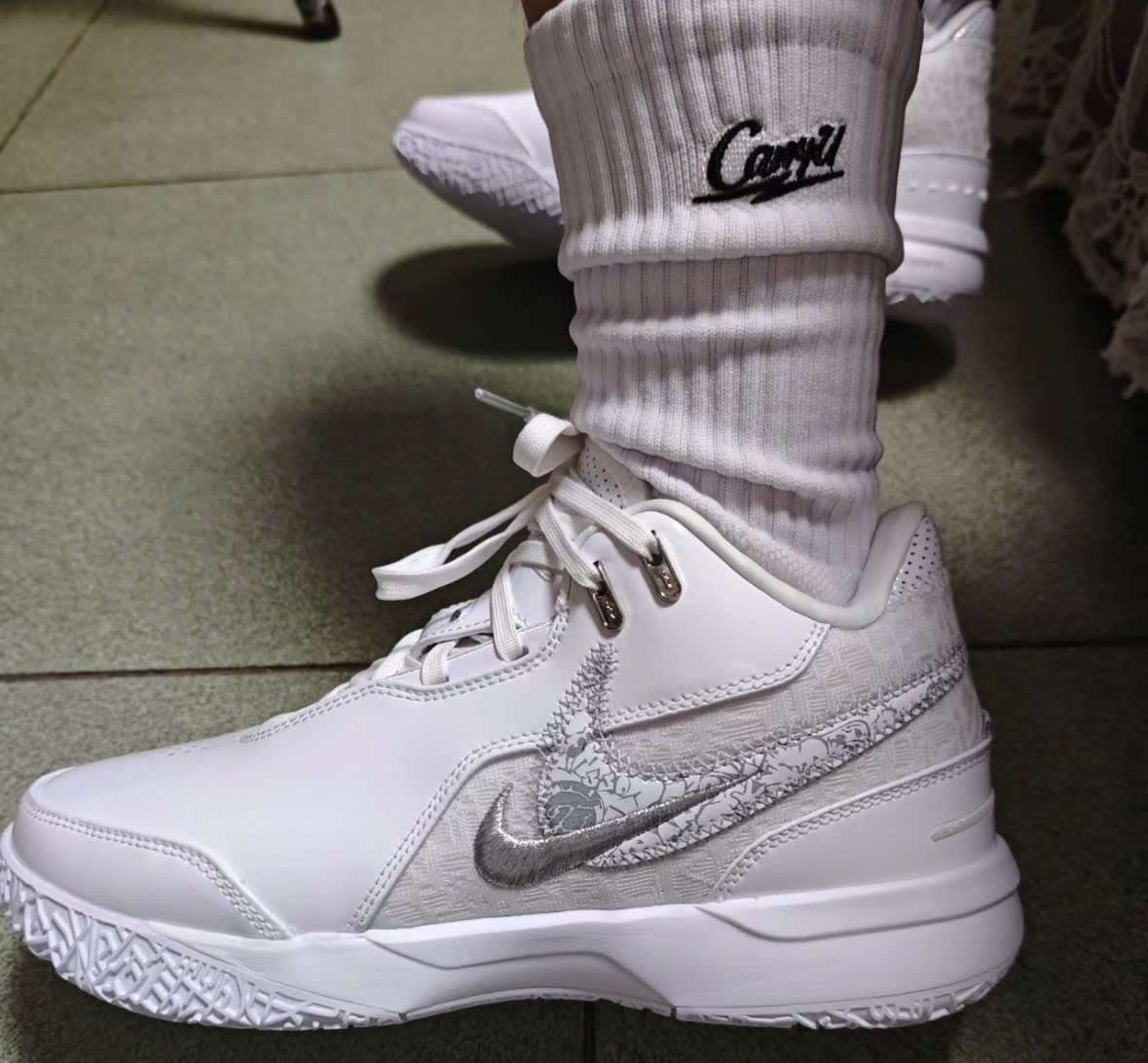 Giay Nike LeBron NXXT Gen AMPD 'White Silver' FJ1566-102