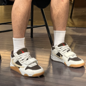 Giay Nike Air Jordan Jumpman Jack TR Travis Scott 'Sail' FZ8117-100