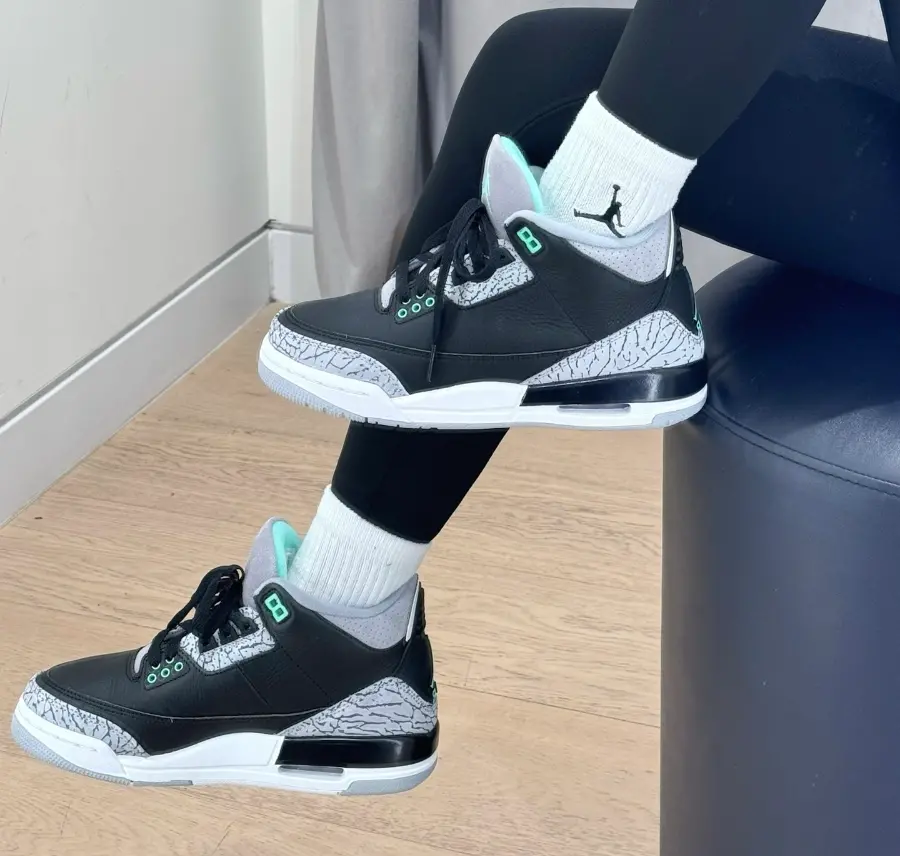 Giay Nike Air Jordan 3 Retro 'Green Glow' CT8532-031