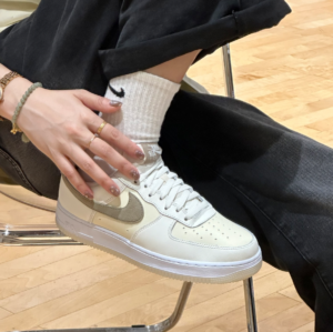 Giay Nike Air Force 1 ’07 LV8 'Milk Khaki' FN5832-101