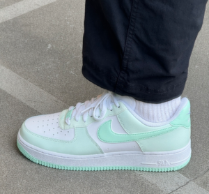 Giay Nike Air Force 1 'Barely Green Mint Foam' FZ4123-394
