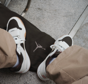 Giay Nike Air Jordan Jumpman Jack TR Travis Scott 'Sail' FZ8117-100