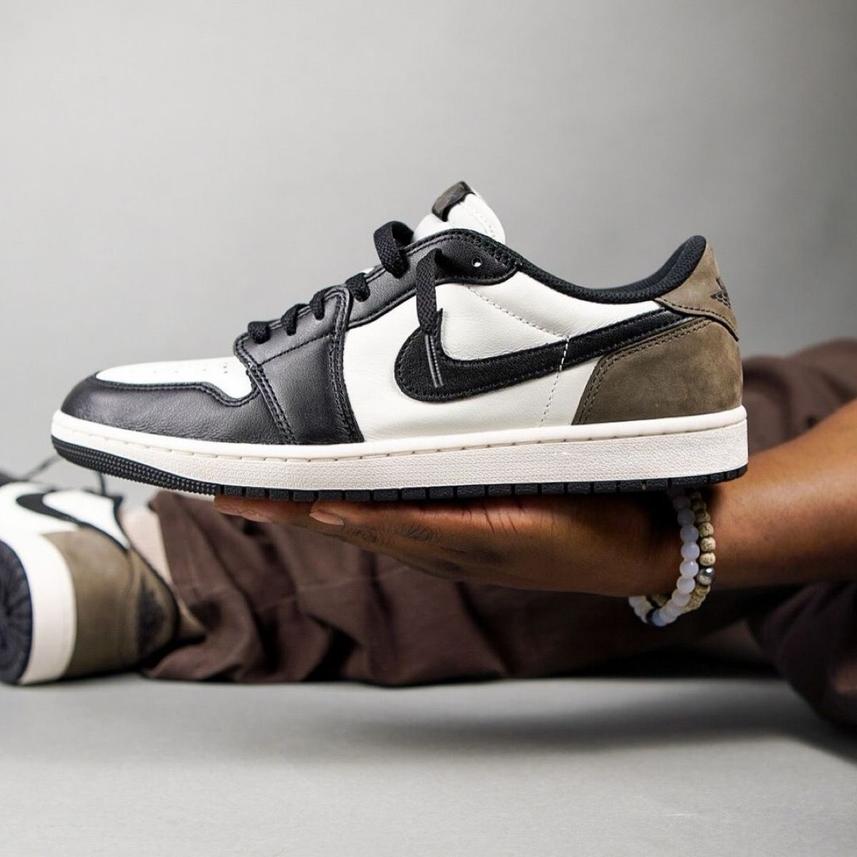 Giay Nike Air Jordan 1 Retro Low OG 'Mocha' CZ0790-102