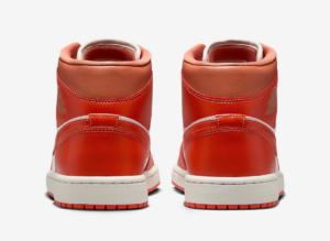 Giay Nike Air Jordan 1 Mid 'Cosmic Clay' BQ6472-108