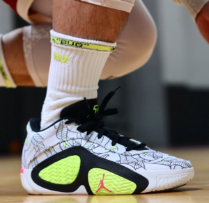 Giay Nike Air Jordan Tatum 2 'Momma's Boy' FZ8824-100