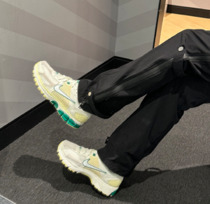 Giay Nike Zoom Vomero 5 'Malachite Alabaster' FN8361-100