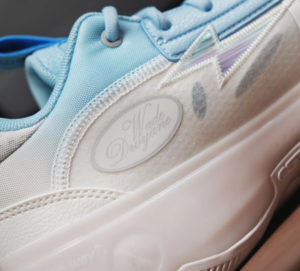 Giay Lining Way Of Wade 10 Low 'Ice Blood' ABAS083-11