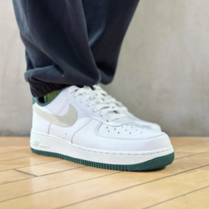 Giay Nike Air Force 1 '07 LV8 'Vintage Green' HF1939-100