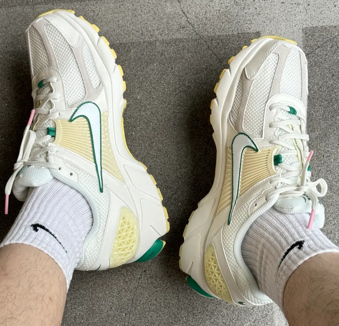 Giay Nike Zoom Vomero 5 'Malachite Alabaster' FN8361-100