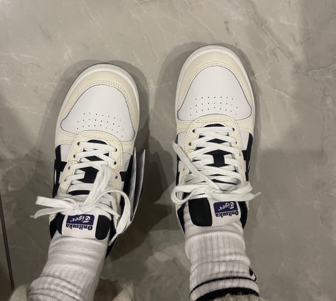 Giay Onitsuka Tiger Buzzer Trainer 'Cream White Black' 1183B896-105