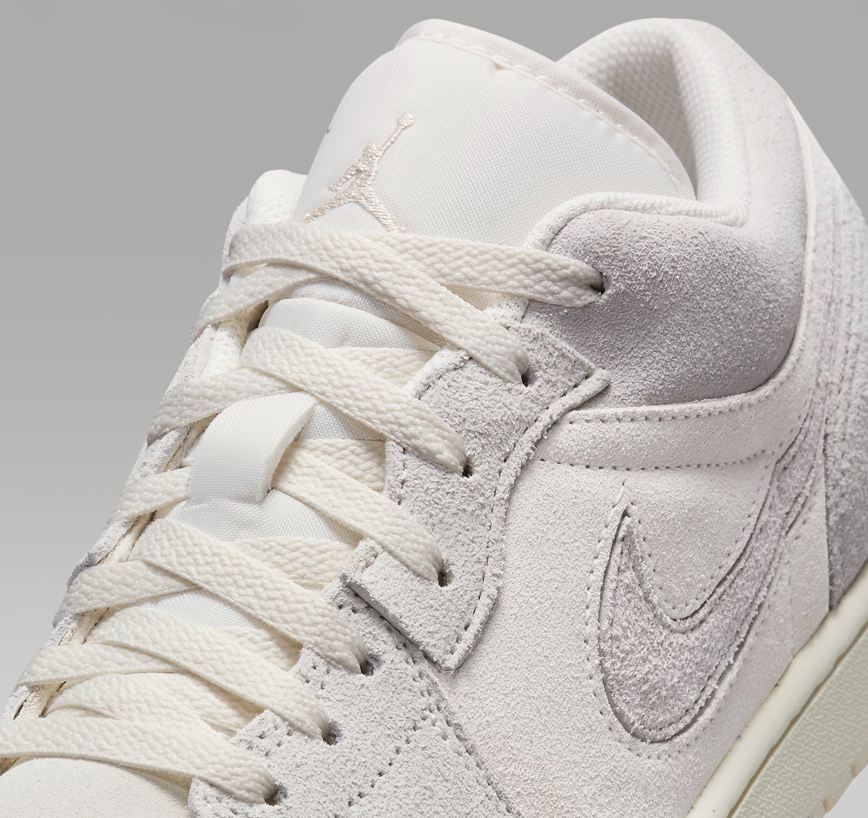 Giay Nike Air Jordan 1 Low SE 'Craft Pale Ivory' FQ3055-100