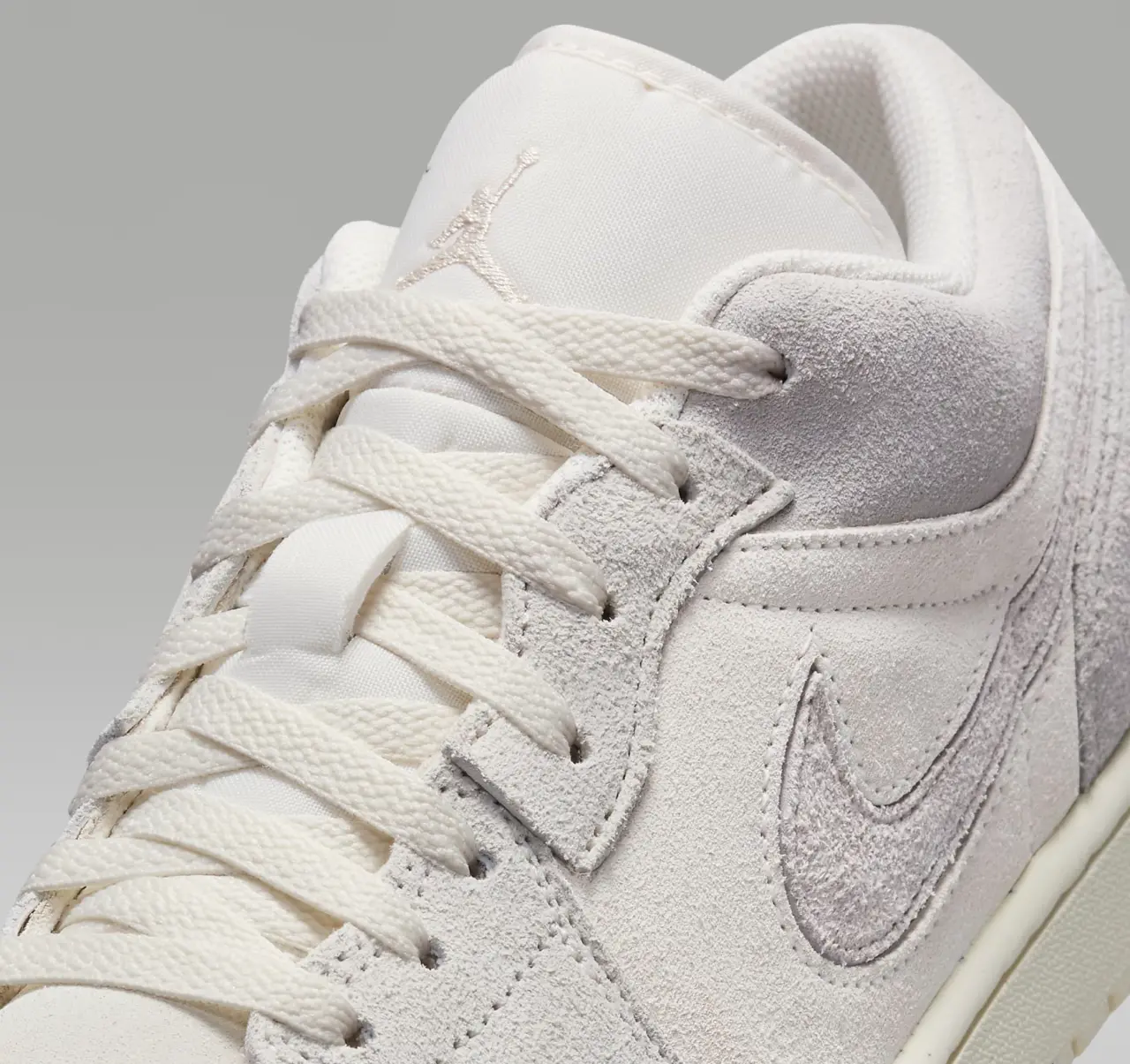 Giay Nike Air Jordan 1 Low SE 'Craft Pale Ivory' FQ3055-100