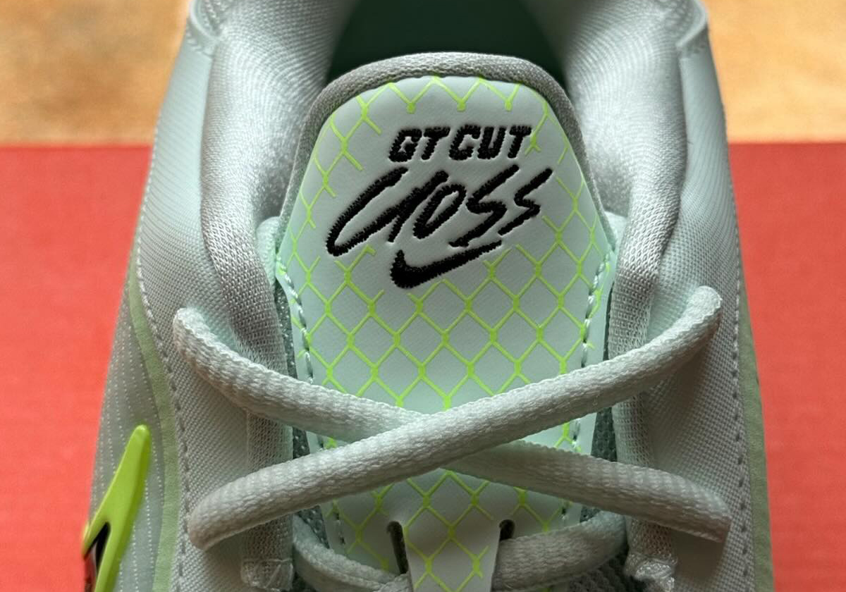 Giay Nike Air Zoom GT Cut Cross EP 'Barely Green' HF0231-300