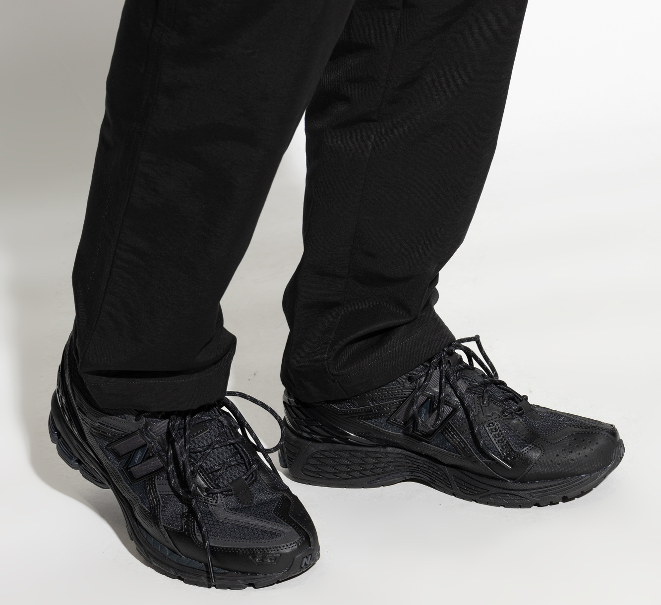 Giay New Balance 1906U 'Triple Black' M1906NJ