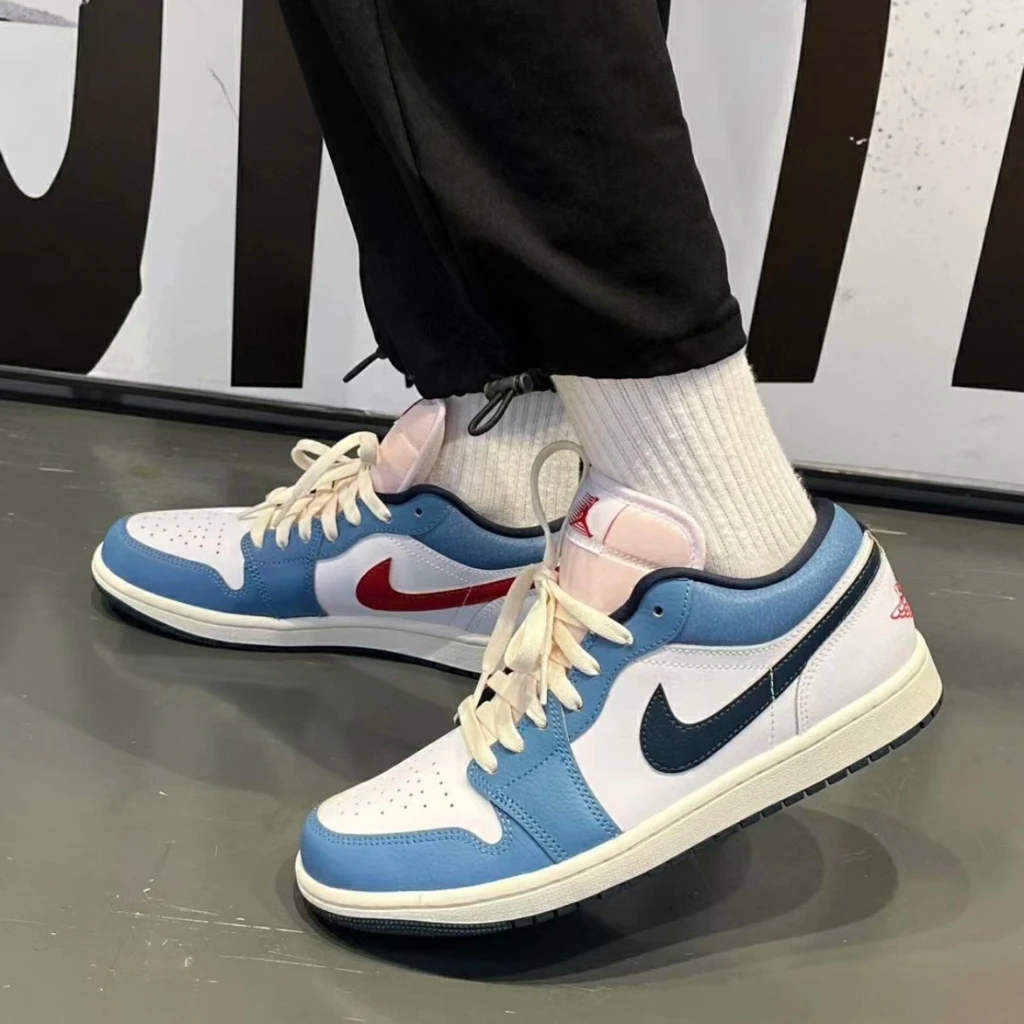 Giay Nike Air Jordan 1 Low 'Motion' HM3711-144