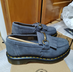 Giay Dr.Martens Adrian Snaffle Tumbled Nubuck 'Denim' 31588764