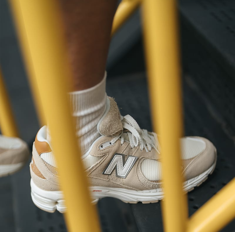 Giay New Balance 2002R 'Sandstone' M2002RSC