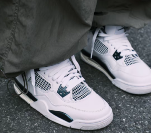 Giay Nike Air Jordan 4 Retro 'Oxidized Green' FQ8213-103