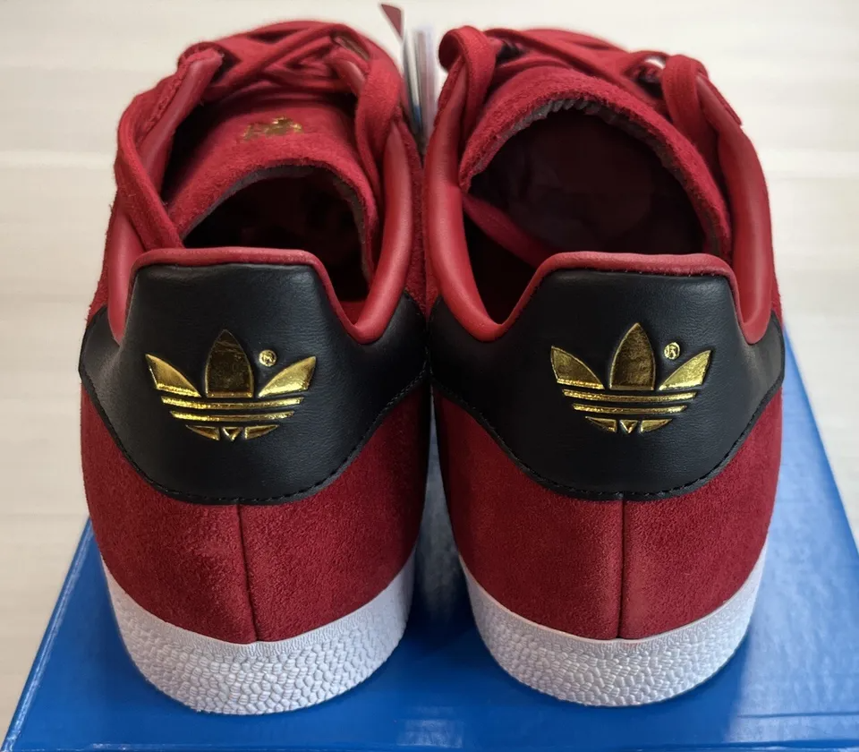 Giay Adidas Gazelle x Manchester United 'Red Black' IE8503