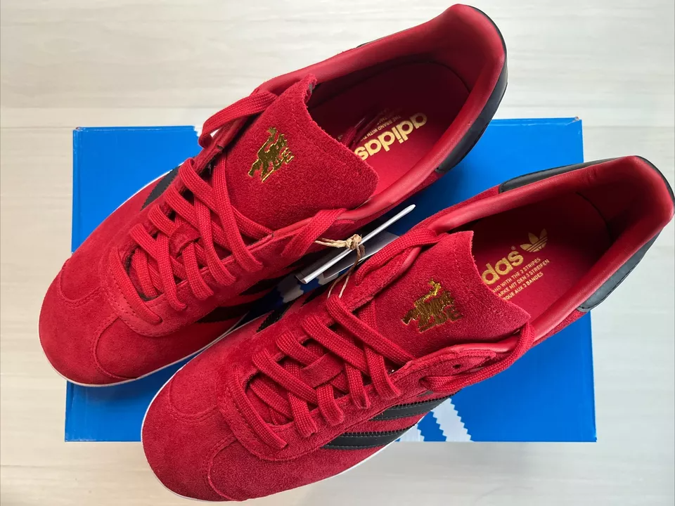 Giay Adidas Gazelle x Manchester United 'Red Black' IE8503