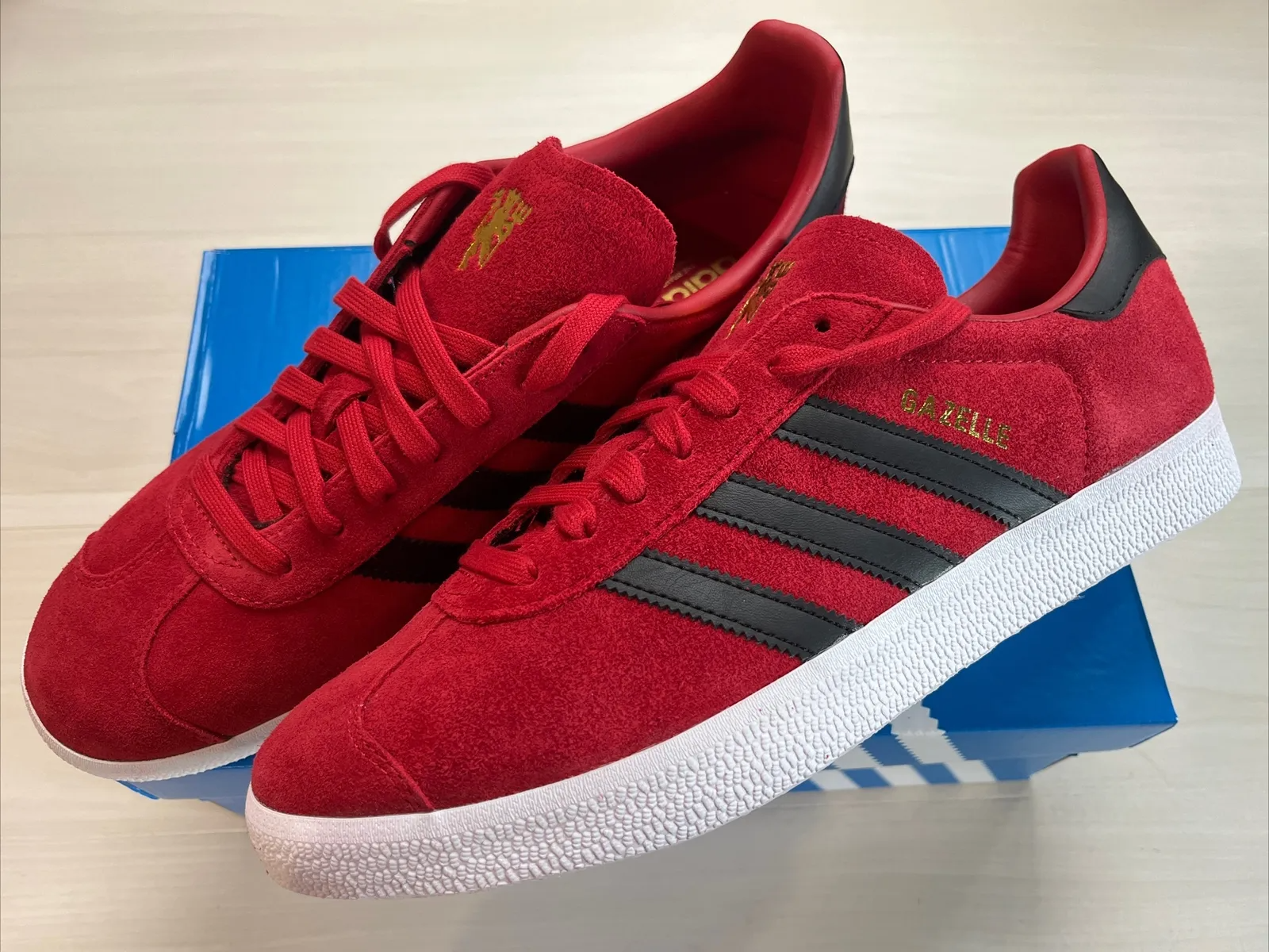 Giay Adidas Gazelle x Manchester United 'Red Black' IE8503