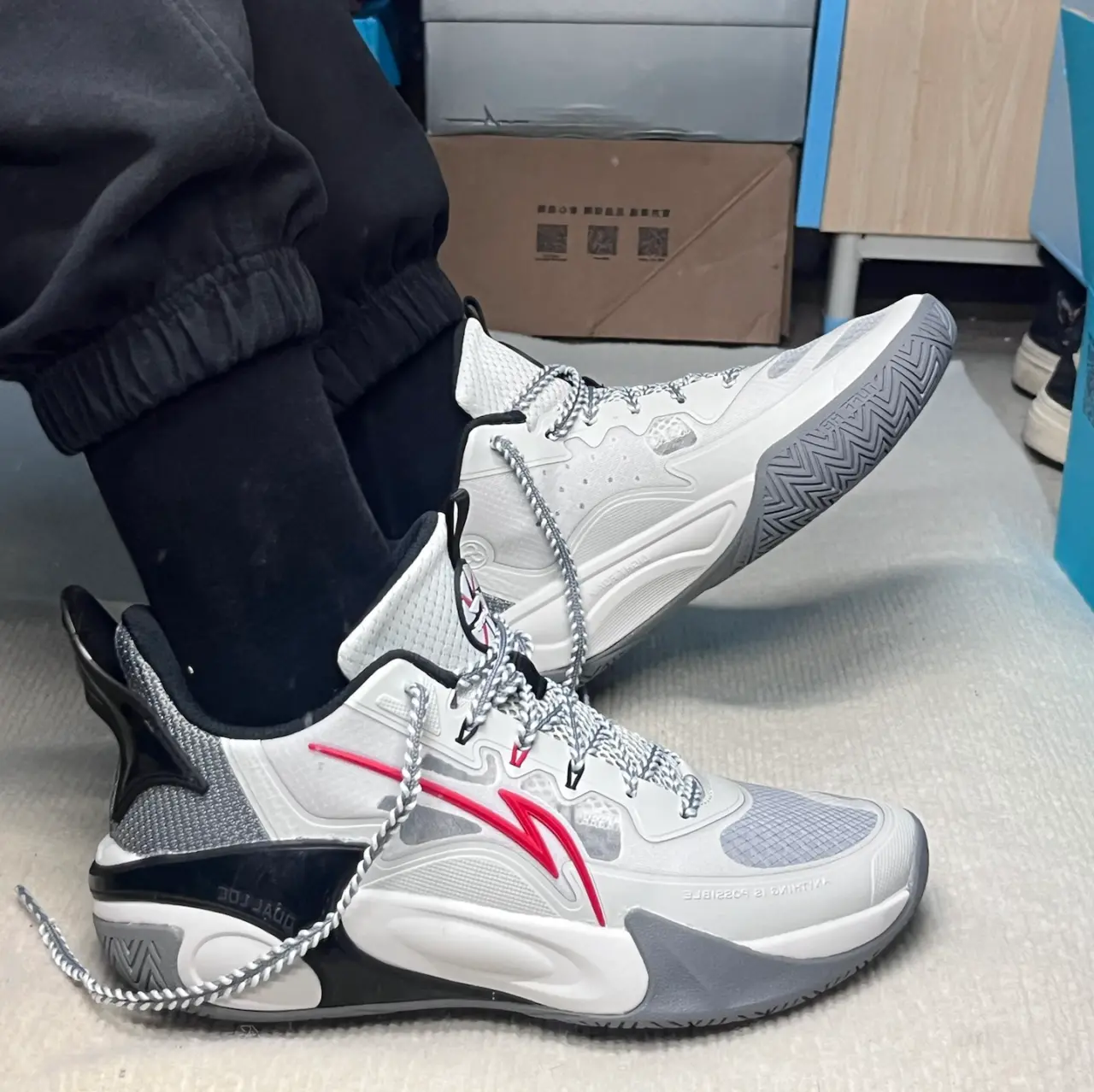 Giay Lining Shadow 2.0 Light Foam 'White Black' YKBU072-3