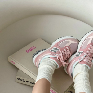 Giay New Balance 2002R Big Kid 'Pink Sand' GC2002SK