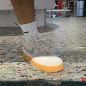 Giay Nike Air Force 1 '07 LV8 'Light Smoke Gum' FQ8714-002