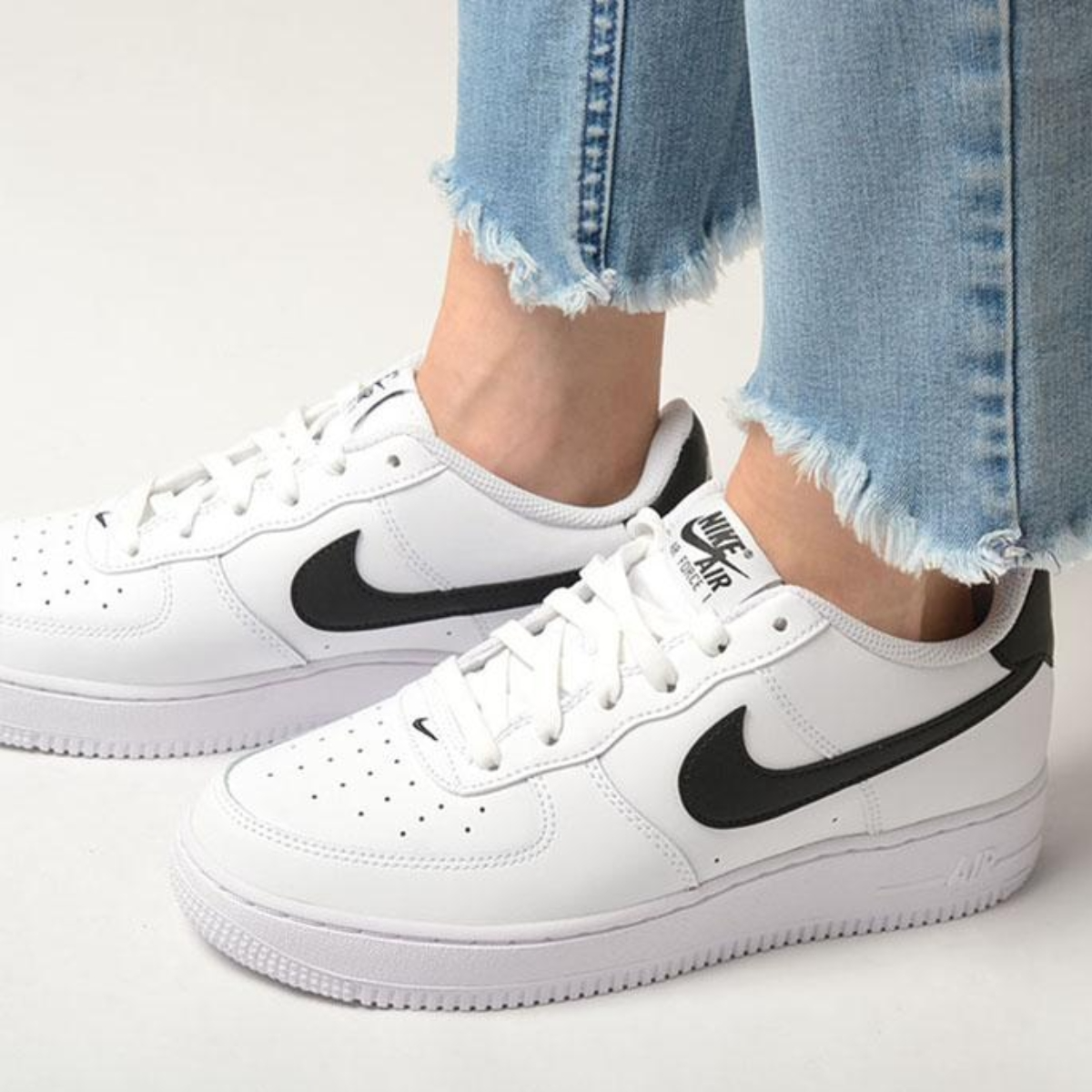 Giày Nike Air Force 1 GS 'White Black' FV5948-101 - Ảnh 3
