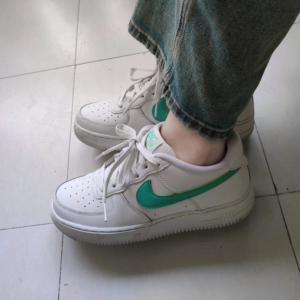 Giay Nike Air Force 1 GS 'White Emerald Rise' DV7762-104