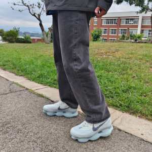 Giay Nike Air Max Scorpion Flyknit 'Silver Grey' FQ2694-001